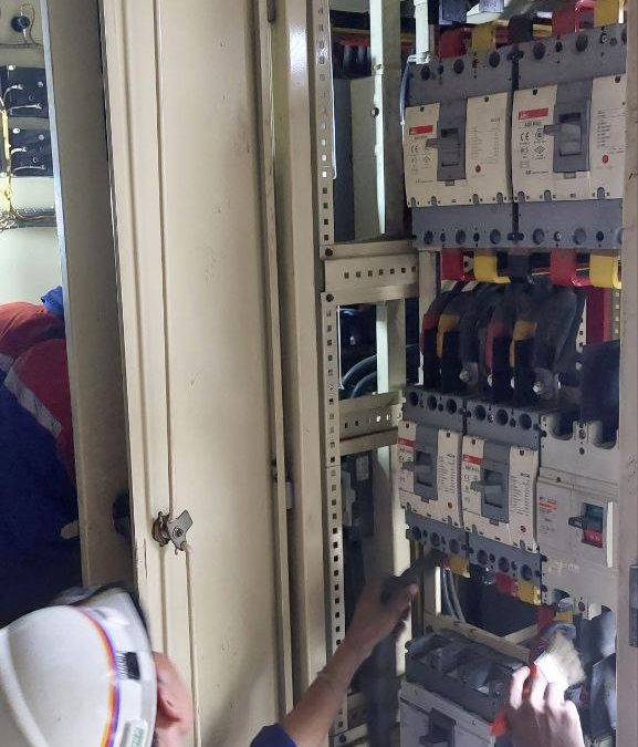 6102560688783342761 - electrical & industrial supplier - system integrator - service & maintenance subcontractor
