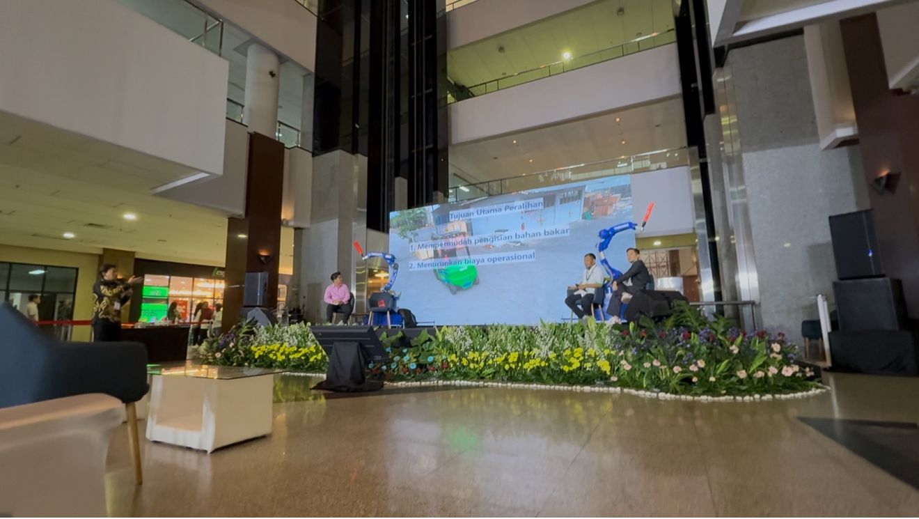 Testimoni Pengguna: Transformasi Forklift Diesel Ke Forklift Listrik Imow Untuk Efisiensi Dan Smart Factory 8 Pt Sarana Energi Investama Implementasi forklift listrik imow