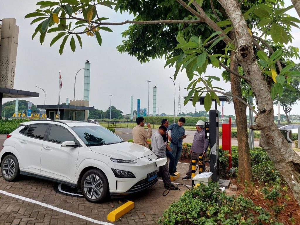 Instalasi Ev Charging – Marketing Gallery Grand Wisata 5 Pt Sarana Energi Investama 6291659912622314647 - electrical & industrial supplier - system integrator - service & maintenance subcontractor