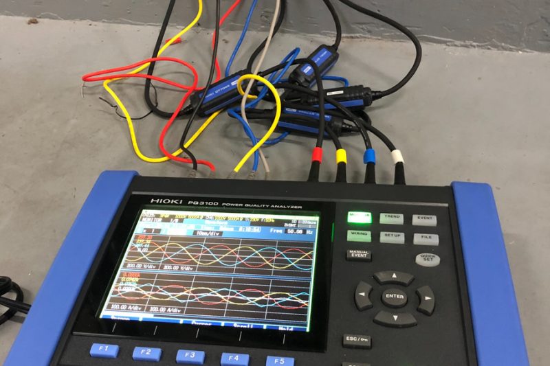 Power Quality Analysis (PQA): Investigasi Harmonisa, Voltage Unbalance, dan Flicker dengan Class-A Analyzer