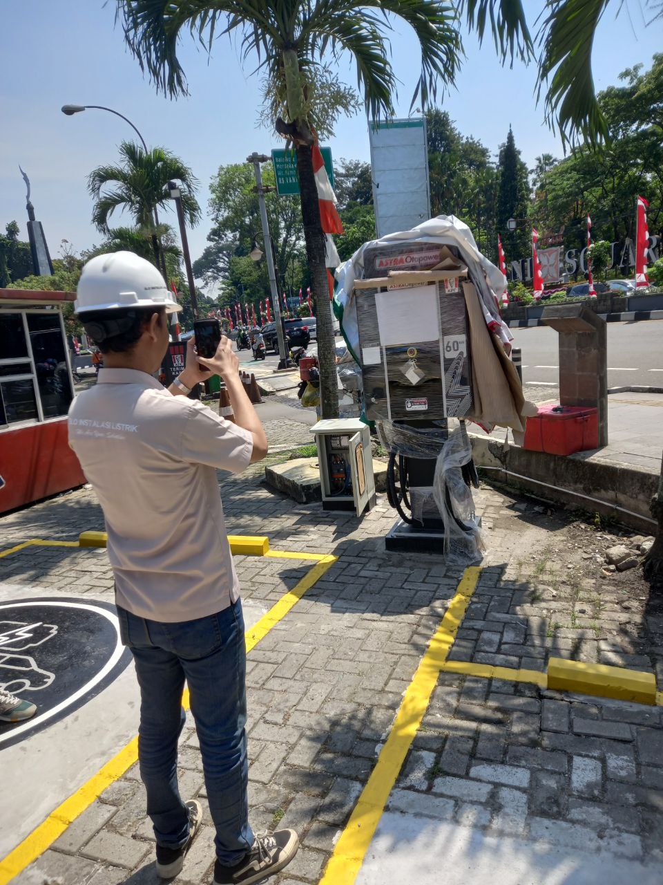 Area ev charging kfc tugu tani