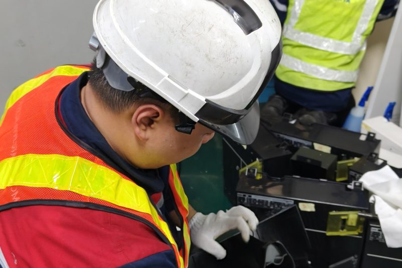 Pentingnya Maintenance Kelistrikan di Bangunan Gedung dan Pabrik: Sebuah Ulasan Mendalam