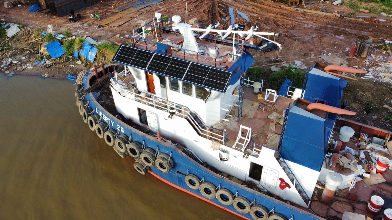Plts solar panel installation on tb liberty 26 tugboat